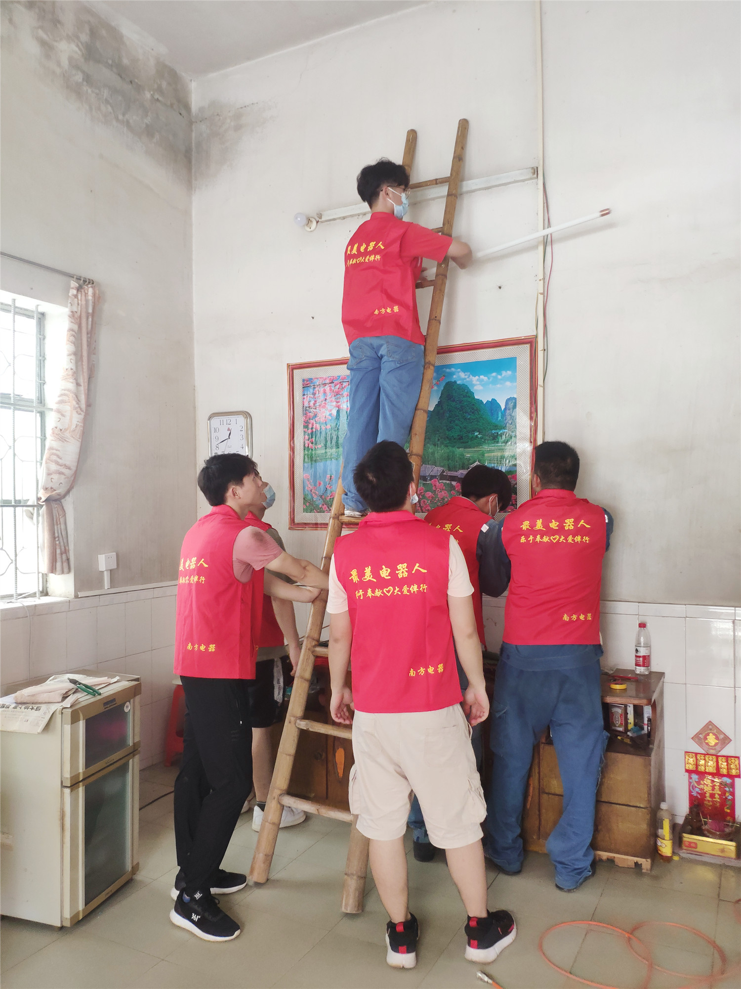 大德服务 | “我为群众办实事”电线改造活动